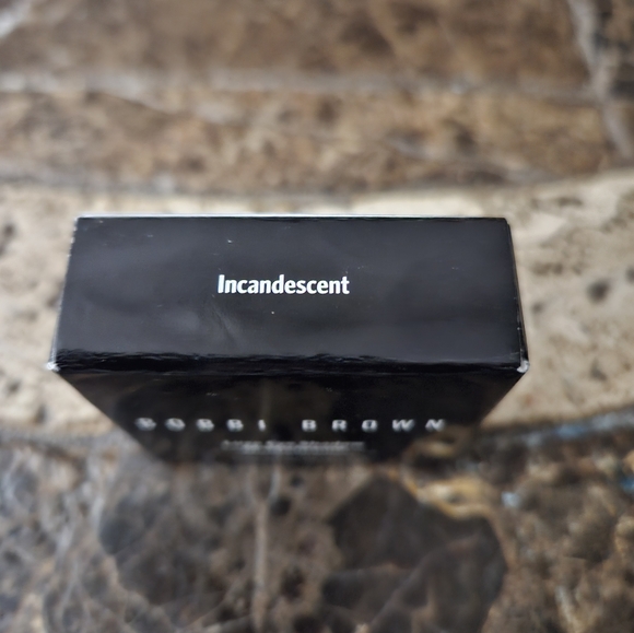 Bobbi Brown Luxe Eye Shadow Multichrome INCANDESCENT Size 0.04 Oz. / 1.25 g - Picture 5 of 7
